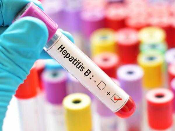 Заражение гепатитом В чаще всего происходит через кровь